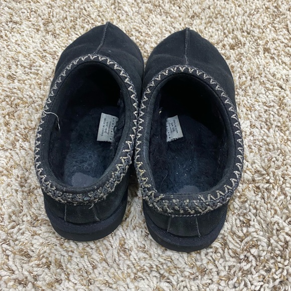 Back slip on uggs - Picture 2 of 3